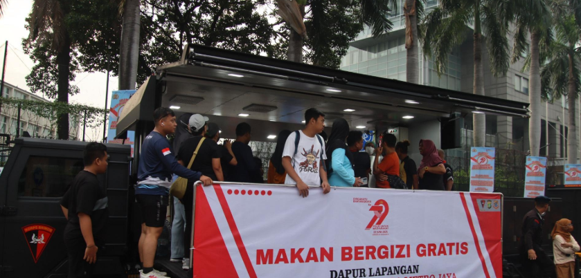 Polda Metro Jaya Hadirkan Kendaraan Dapur Lapangan di CFD Semarak Hari Bhayangkara ke-79